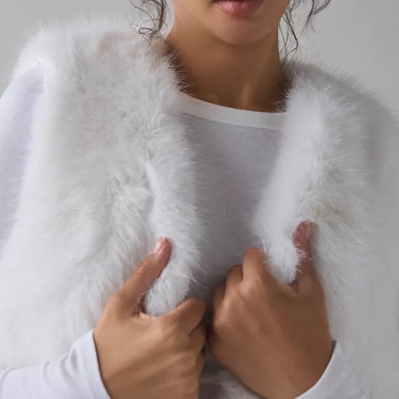 Azalea Wang Meela Faux Fur Vest - Picture 3 of 4